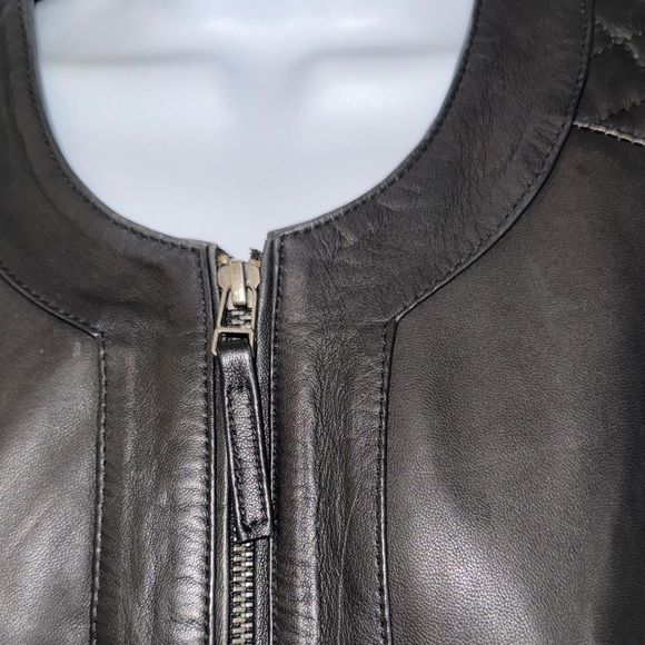 Sleek Black Leather Jacket for Women - Picture 3 of 8